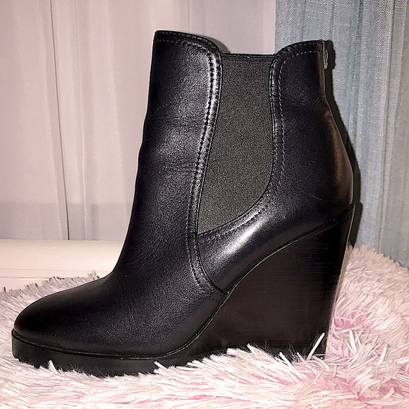(EUC) Michael Kors Leather Slip On Wedge Hill Booties - Picture 5 of 10